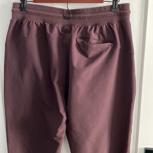 Old Navy Quick Dry Jogger - Picture 9 of 13